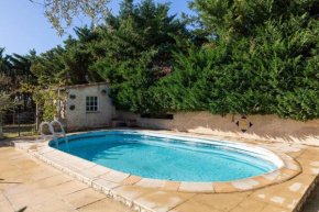 Mas Provençal de 120m2 en Camargue, Avec Piscine et Parking inclus, Idéal pour des vacances